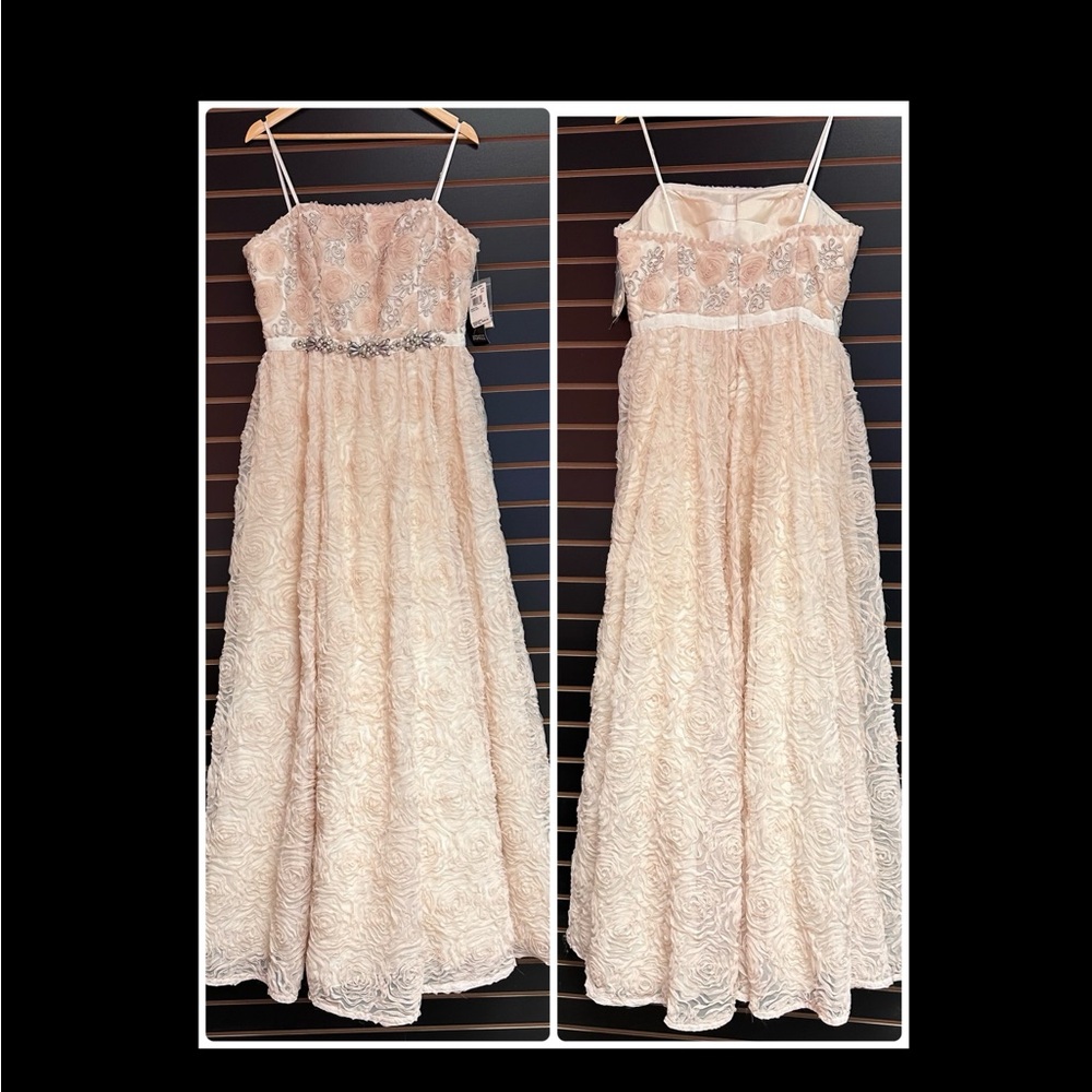 Adrianna Papell Tulle Ball Gown Size 16 Formal Floral Color Ivory Beige Dress